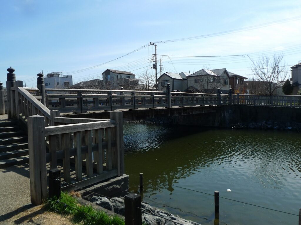 新川に架かる橋