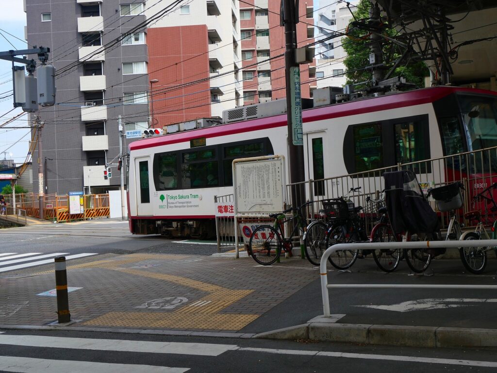 道は都電荒川線